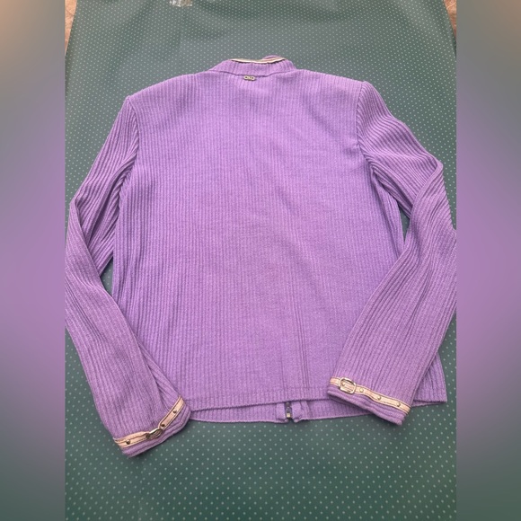 ST. JOHN SPORT by Marie Gray Knit Zip Jacket size S
Pit to pit: 19”
Length: 23” - Picture 4 of 10